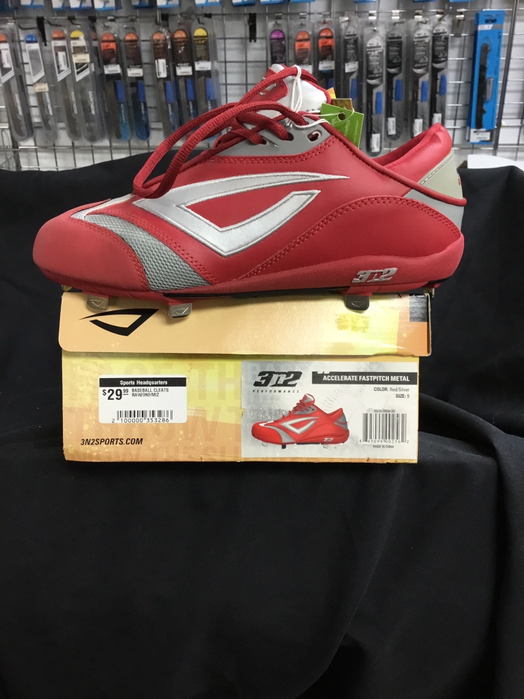 302 Accelerate fastpitch metal cleats sz 9