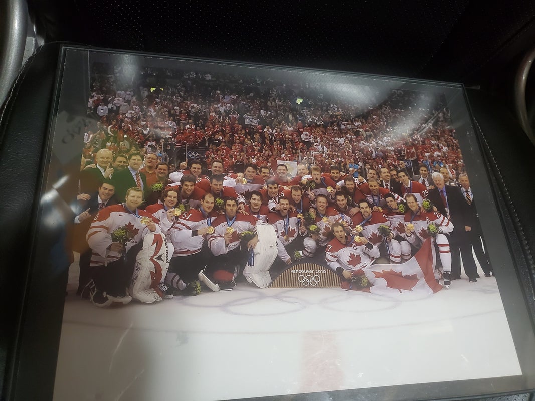 Framed 2010 Team Canada Hockey Winter Olympics Gold Medal Champtionship Team Photo