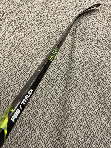 Bauer AG5NT P28 77 flex left hand stick