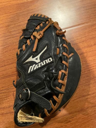 Mizuno catchers glove 31.5”