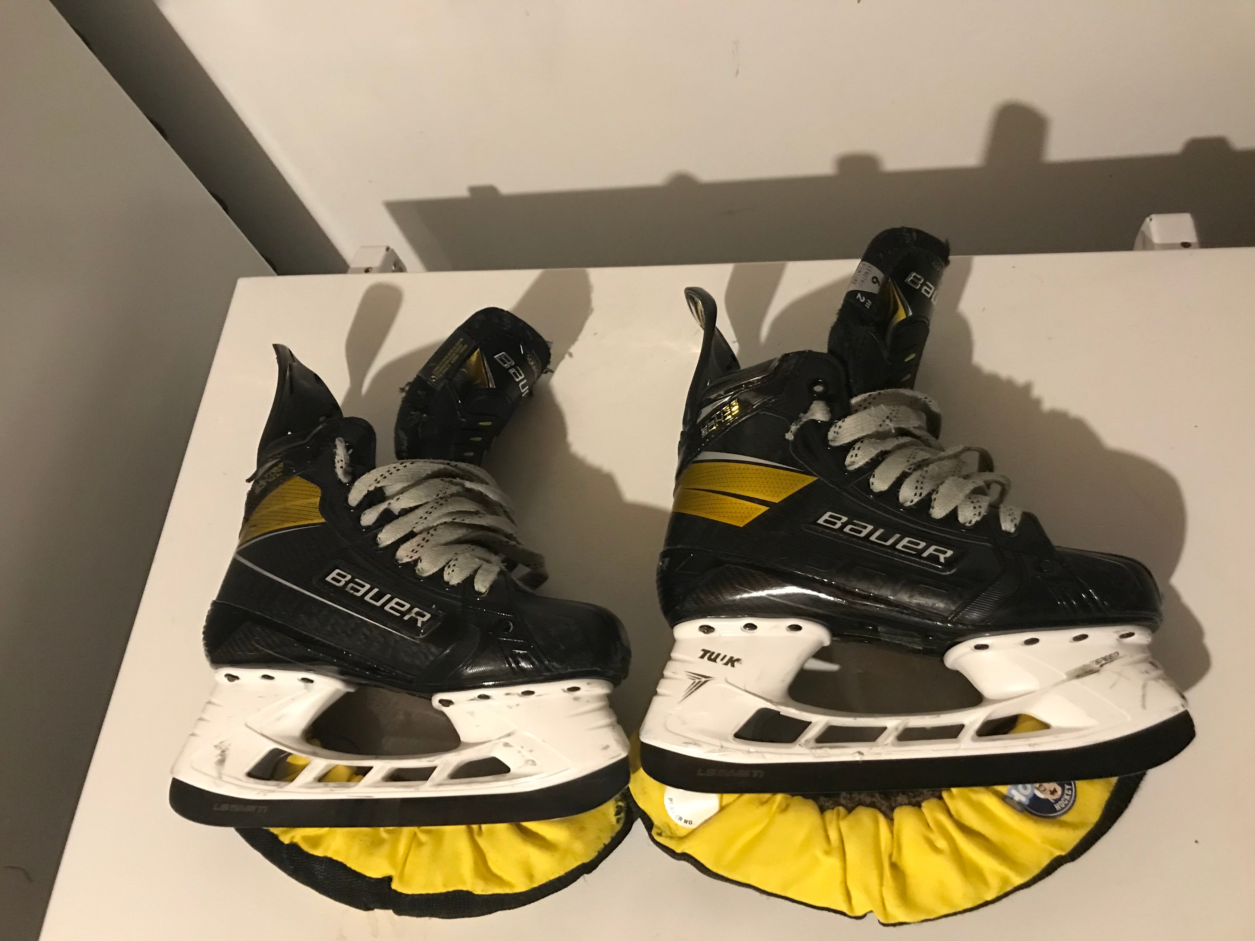 Bauer Supreme UltraSonic Hockey skates Fit 2 - Size 6 | SidelineSwap