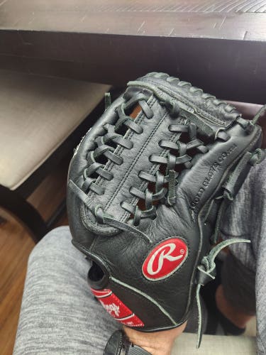 Used Right Hand Throw Rawlings Infield Baseball Glove 11.75"