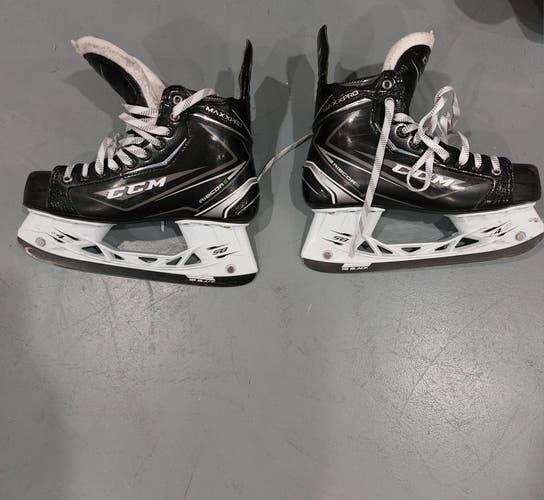 Senior Used CCM Maxx Pro Hockey Skates Regular Width Size 8