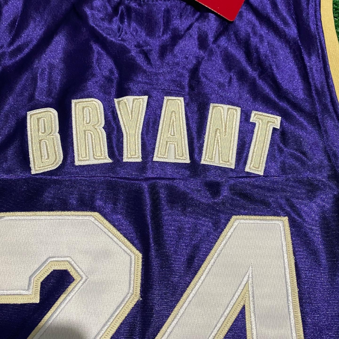 Mitchell & Ness HOF #24 Kobe Bryant Los Angeles Lakers 1996-2016 Jersey in  Purple — MAJOR