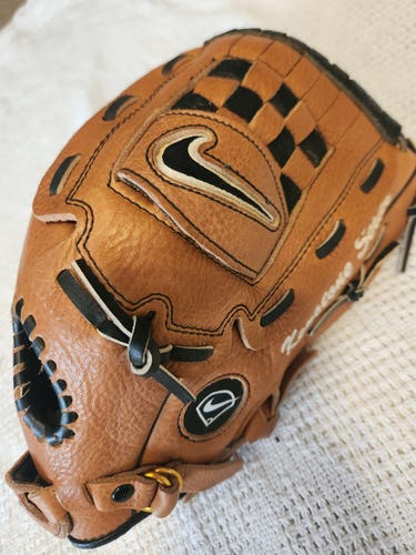 Nike Right Hand Throw Diamond Ready Keystone Series Baseball/Softball Glove 12.5" Nice