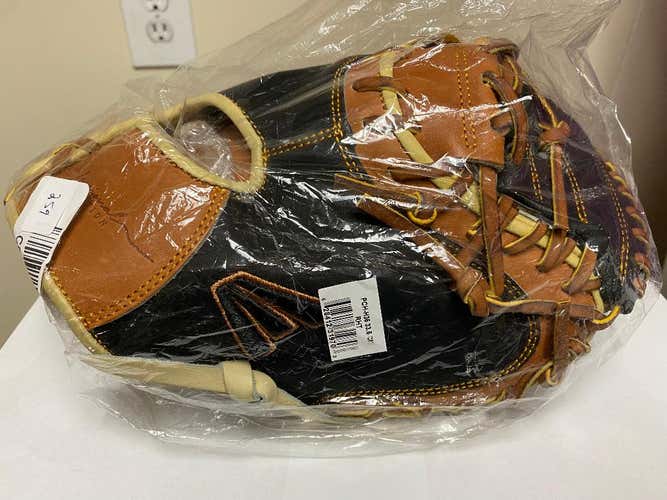 Brand New with Tags Easton Professional Collection Catcher Mitt 33.5 inches PCH-H35 Retail $259