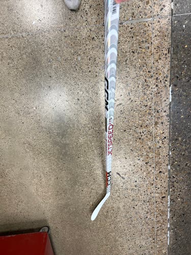 Senior Right Handed P28 JetSpeed FT5 Pro Hockey Stick