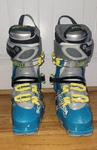 Women's Scarpa Alpine Touring Boots size 24-24.5