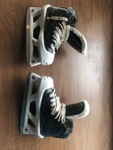 Junior CCM Regular Width  Size 1 Tacks 4092 Hockey Goalie Skates