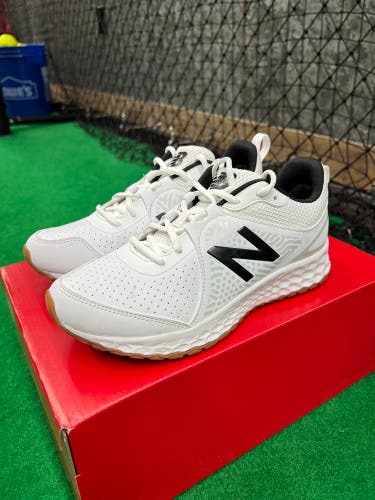 White Men's Size 6.5 (Women's 7.5) New Balance Shoes