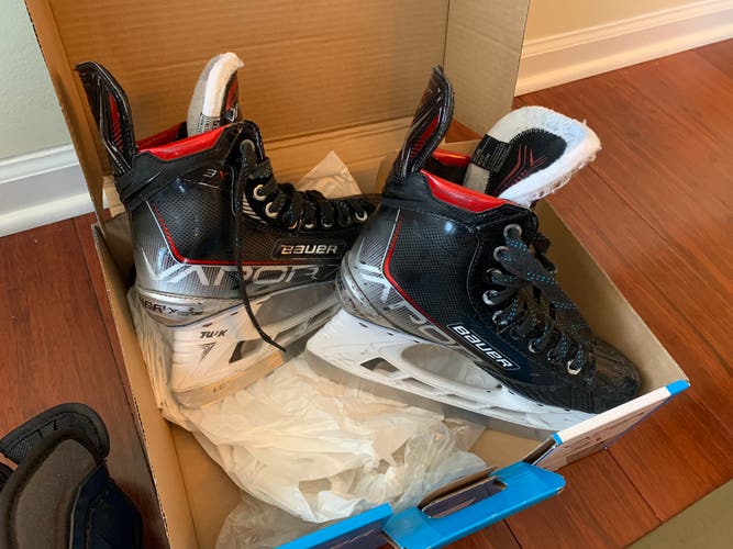 Used Bauer Regular Width Size 5.5 Vapor 3X Hockey Skates