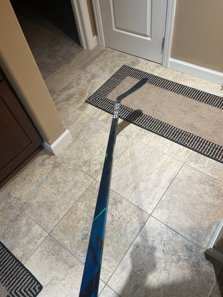Senior Right Handed P92M Pro Stock Nexus Geo Hockey Stick