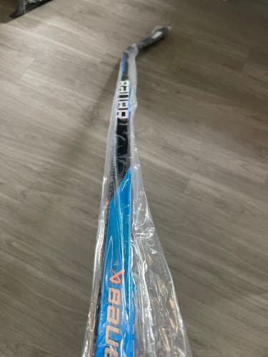 Senior Right Handed P92M  Nexus Sync Hockey Stick