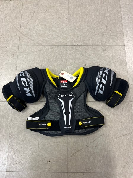 Used Junior Small CCM Tacks 9550 Shoulder Pads