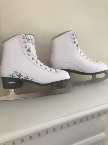 Women’s figure skates