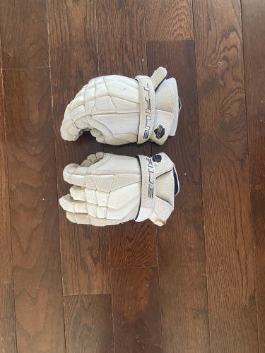 Used Player's True 13" Frequency 2.0 Lacrosse Gloves