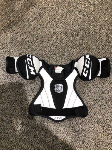 Used Youth CCM LTP Hockey Shoulder Pads (Size: Large)