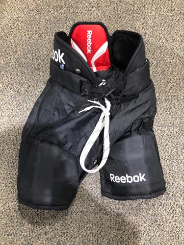 Used Junior Reebok 14K Hockey Pants (Size: Medium)