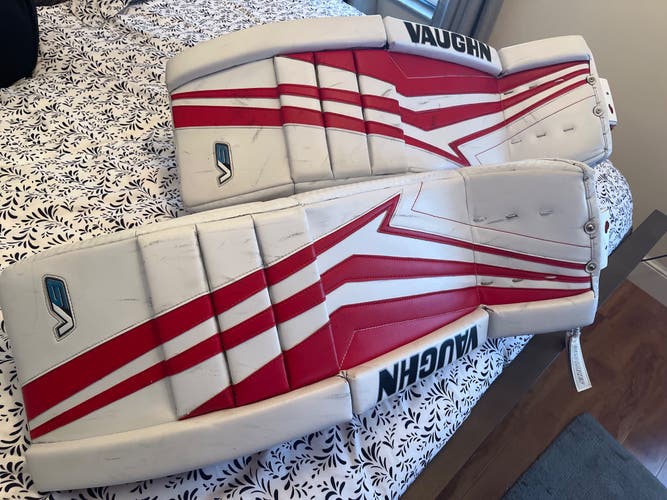 33" Vaughn  Velocity V9 Pro Goalie Leg Pads