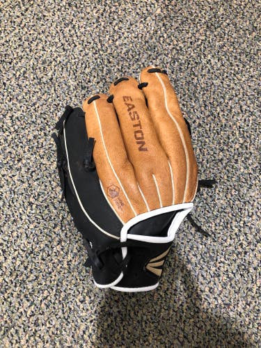 Used Easton Scout Right-Hand Throw Outfield Baseball Glove (10.5")