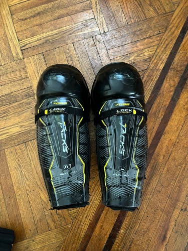 Used CCM Tacks 7092 Shin Pads