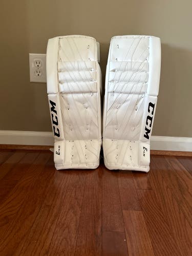 CCM Extreme Flex E4.5 Yth Leg Pads