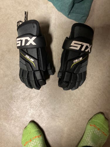 Used Youth Size Small STX Stallion 200 Lacrosse Gloves