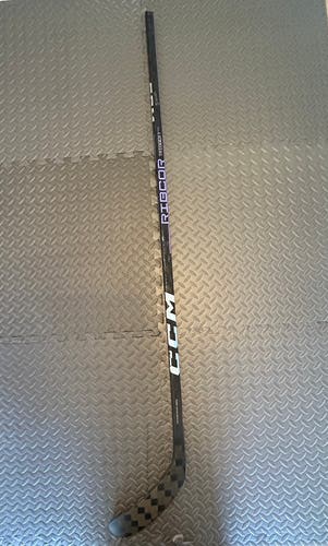 Senior Left Hand 70 Flex / P29 Pro Stock RibCor Trigger 7 Pro Hockey Stick
