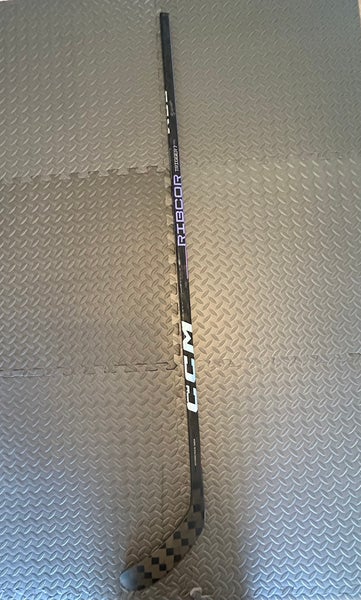 Senior Left Hand 70 Flex / P29 Pro Stock RibCor Trigger 7 Pro Hockey Stick