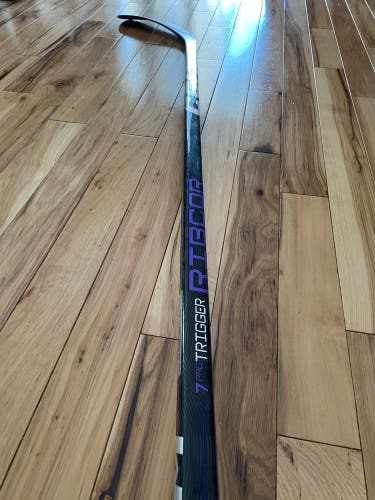 Senior Right Handed P29 RibCor Trigger 7 Pro Hockey Stick