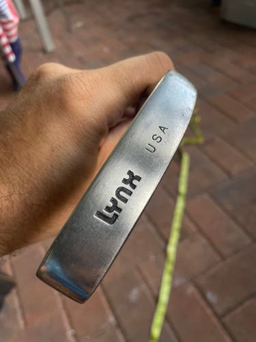 Lynx Golf Putter In Right Handed  Steel shaft  Used conditions