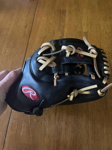 Used Right Hand Throw 11.5" Gold Glove Elite Baseball Glove