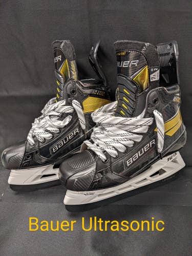 Senior New Bauer Supreme UltraSonic Hockey Skates Size 7.5 Fit 2