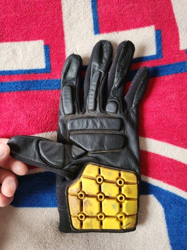 XProtex strykr Large Protective catchers underglove