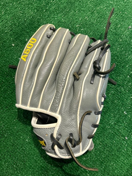 Used Wilson A500 Left Hand Throw Infield Baseball Glove 11"