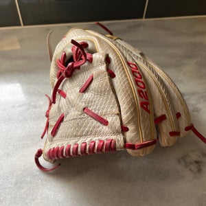 Wilson A200 Softball Glove