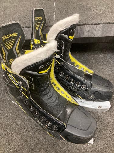 Intermediate Used CCM Tacks 5092 Hockey Skates 4.0