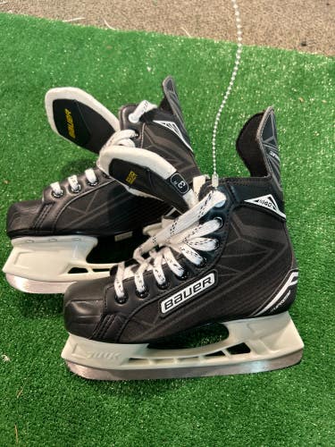 Junior Used Bauer Supreme S140 Hockey Skates 3.0