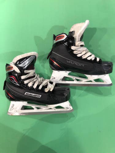 Used Junior Bauer Vapor X700 Hockey Goalie Skates (Regular) - Size: 3.0