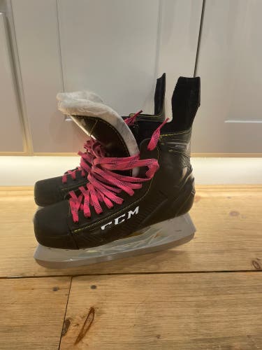 Used CCM Regular Width Size 6 Tacks 9350 Hockey Skates
