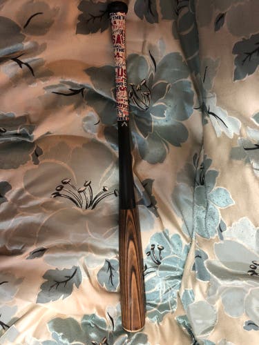 New Rawlings Velo Wood (-5) 32" Bat