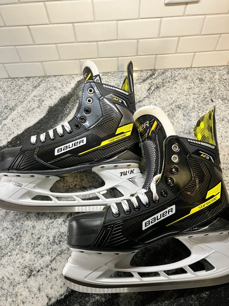 New Bauer Regular Width Size 10 Supreme m3 Hockey Skates