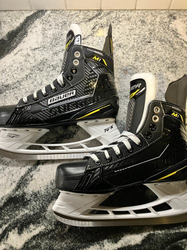 Bauer Supreme M1 Hockey Skates Size 4.5