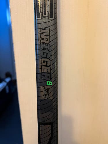 Senior Left Hand Trigger 6 Pro Hockey Stick
