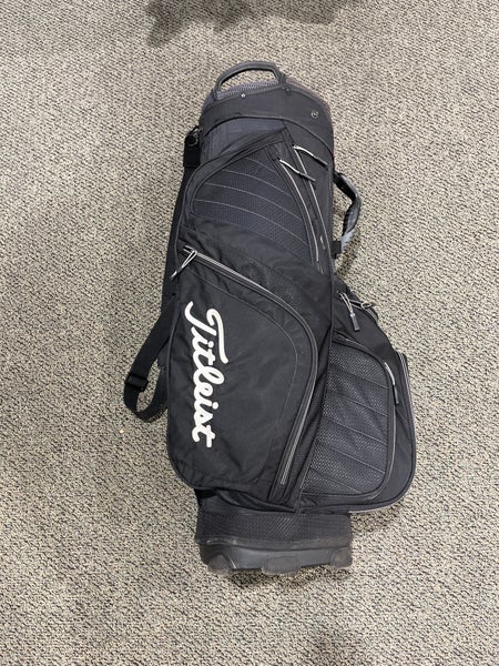 Used Men's Titleist Bag