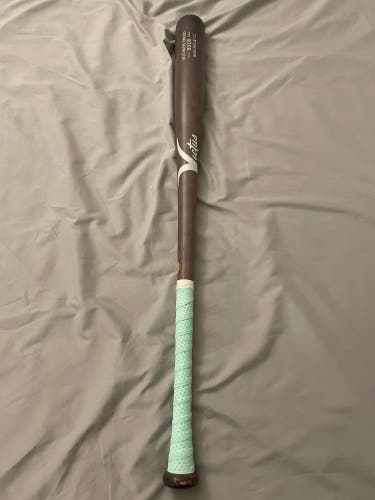 Victus HD28 Maple Wood Bat 33/30