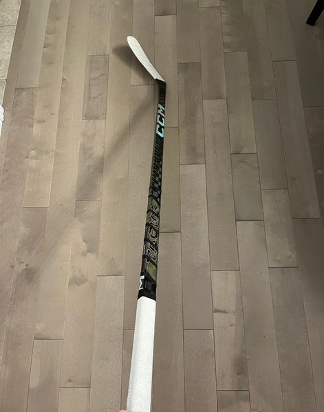 Senior Left Hand P29 Pro Stock Tacks Hockey Stick