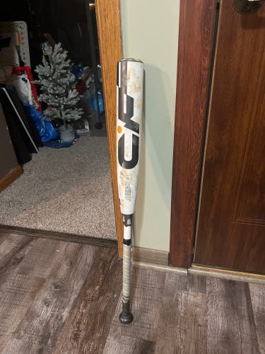 2022 Composite (-5) 23 oz 31" CF Bat