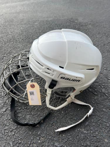 Used Medium Bauer Re-Akt 75 Helmet
