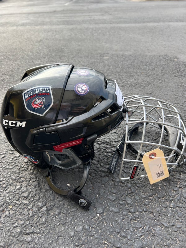 Used CCM Hockey Helmet Red Size Small-15 – cssportinggoods